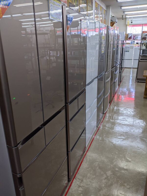 【ファミリー冷蔵庫200L～400L代】在庫多数にてご来店お待ちしております！！ - リサイクルマートは現在冷蔵庫の買取、家具の買取強化中です！お気軽にお問い合わせください。