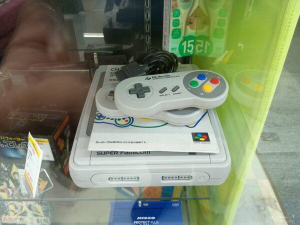 【買取実績】任天堂 Nintendo スーパーファミコン本体 SHVC-001を高価買取しました！｜リサイクルマート フェスタ春日店 - リサイクルマートは現在冷蔵庫の買取、家具の買取強化中です！お気軽にお問い合わせください。