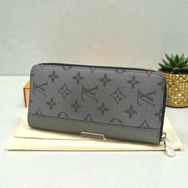 【ルイ・ヴィトン】タイガラマ ジッピーウォレット・ヴェルティカル M30841 をお買取りいたしました！ - リサイクルマートは現在冷蔵庫の買取、家具の買取強化中です！お気軽にお問い合わせください。