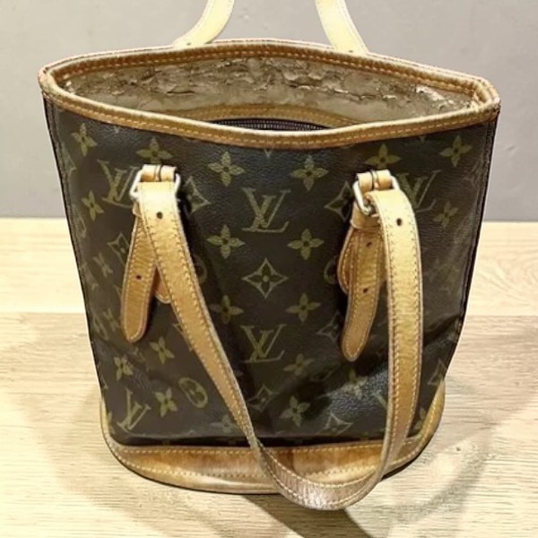 ルイ・ヴィトン バケットの買取価格は？内側のベタつき・ボロボロの状態も福岡・大野城店なら高価買取 - リサイクルマートは現在冷蔵庫の買取、家具の買取強化中です！お気軽にお問い合わせください。