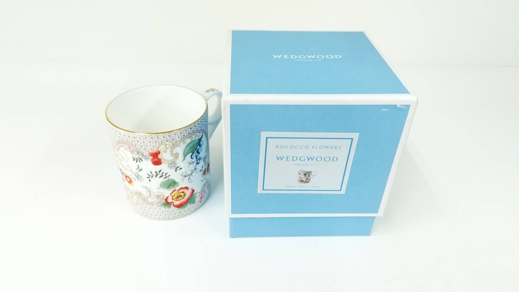 WEDG WOOD ROCOCO FLOWERS Wonderlust ウェッジウッド ロココフラワーズ マグカップ ワンダーラスト をお買取りさせて頂きました!! - リサイクルマートは現在冷蔵庫の買取、家具の買取強化中です！お気軽にお問い合わせください。