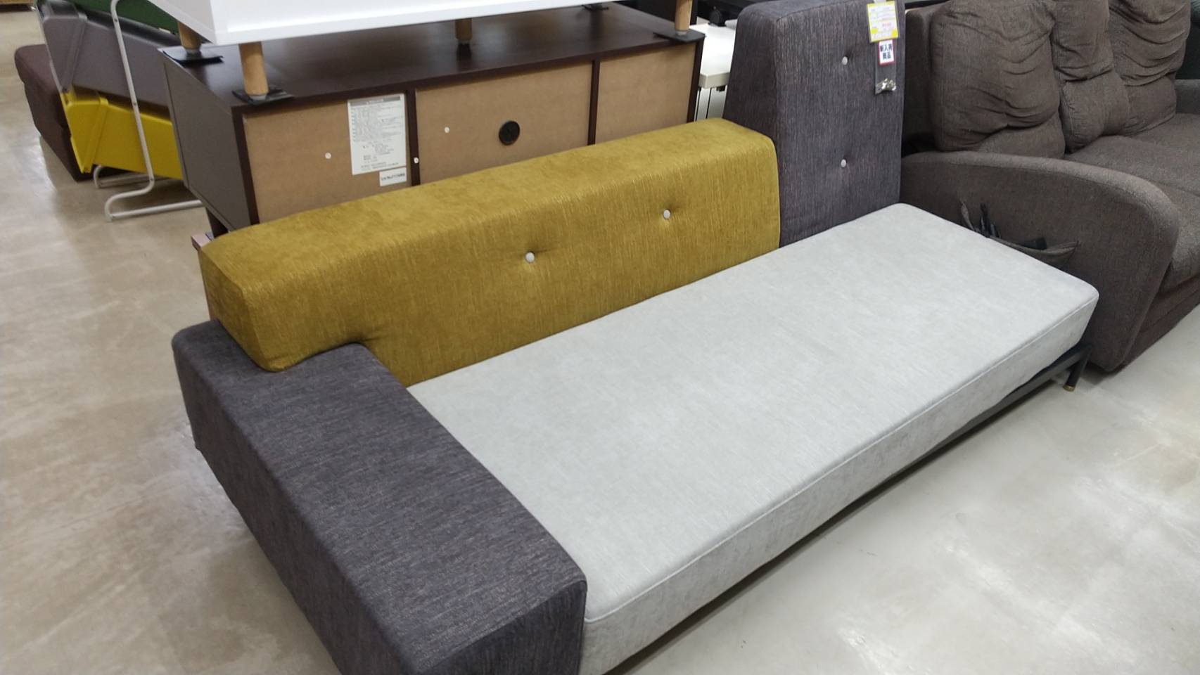 【⭐️カラフルで個性的！⭐️ TET SOFA CRASHGATE NOR ３人掛けソファ クラッシュゲート ノル】をお買取りしました!】 - リサイクルマートは現在冷蔵庫の買取、家具の買取強化中です！お気軽にお問い合わせください。