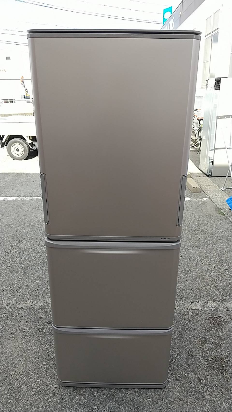 【⭐️超美品＆高年式⭐️ 】SHARP シャープ 350L冷蔵庫 SJ-W353G-N 2021年式 ファミリーサイズ をお買取りしました! - リサイクルマートは現在冷蔵庫の買取、家具の買取強化中です！お気軽にお問い合わせください。