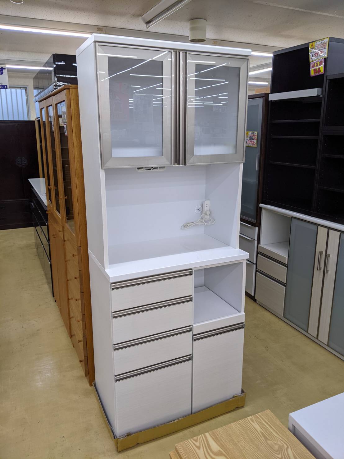 未使用品　三幸ジャパン　2面食器棚　買取致しました!! - リサイクルマートは現在冷蔵庫の買取、家具の買取強化中です！お気軽にお問い合わせください。