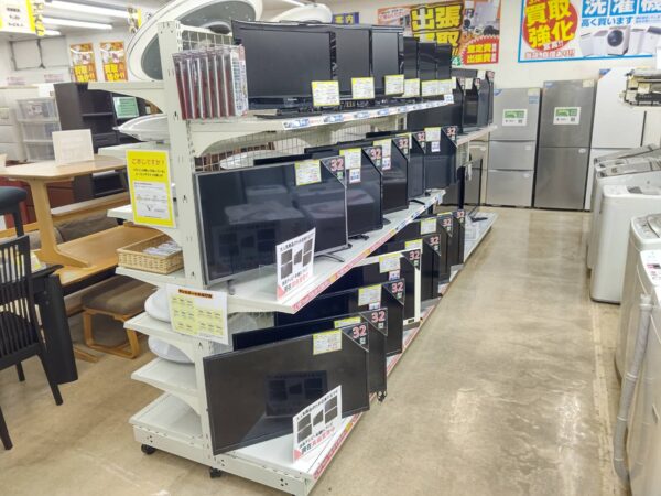 【液晶テレビ】高価買取中!!大型テレビや小型テレビ是非お売りください!!PanasonicやSHARPなどなどお待ちしています♪ - リサイクルマートは現在冷蔵庫の買取、家具の買取強化中です！お気軽にお問い合わせください。