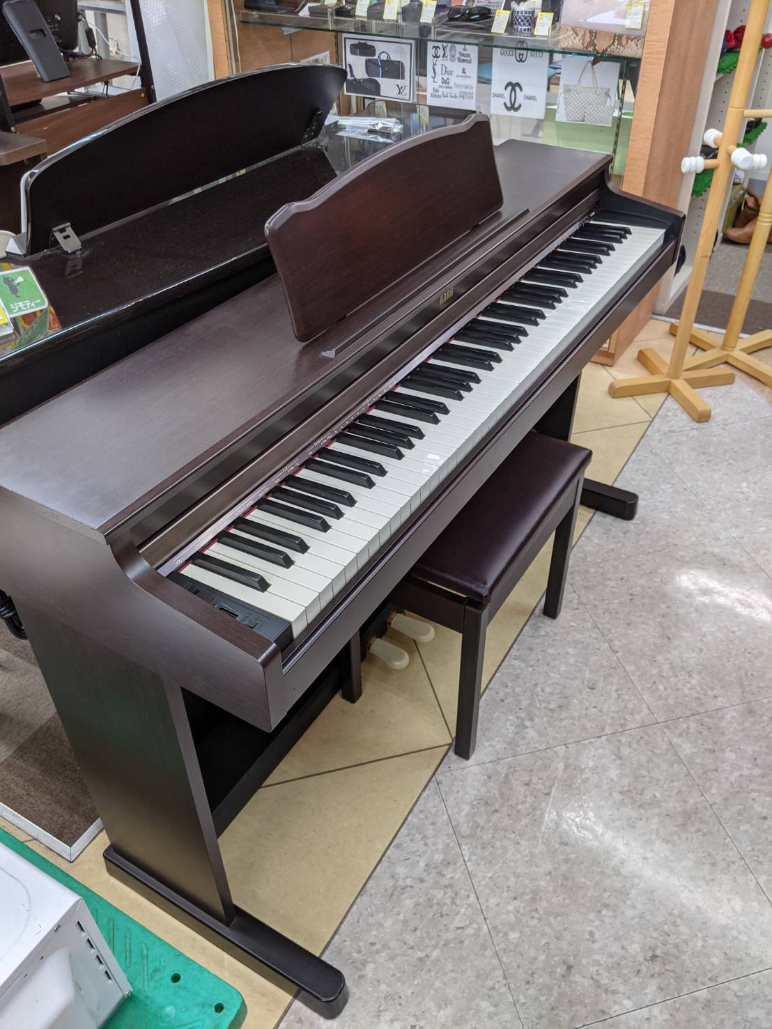 【KORG　電子ピアノ　2001年式　C-2200　珍しい一品！！】 - リサイクルマートは現在冷蔵庫の買取、家具の買取強化中です！お気軽にお問い合わせください。
