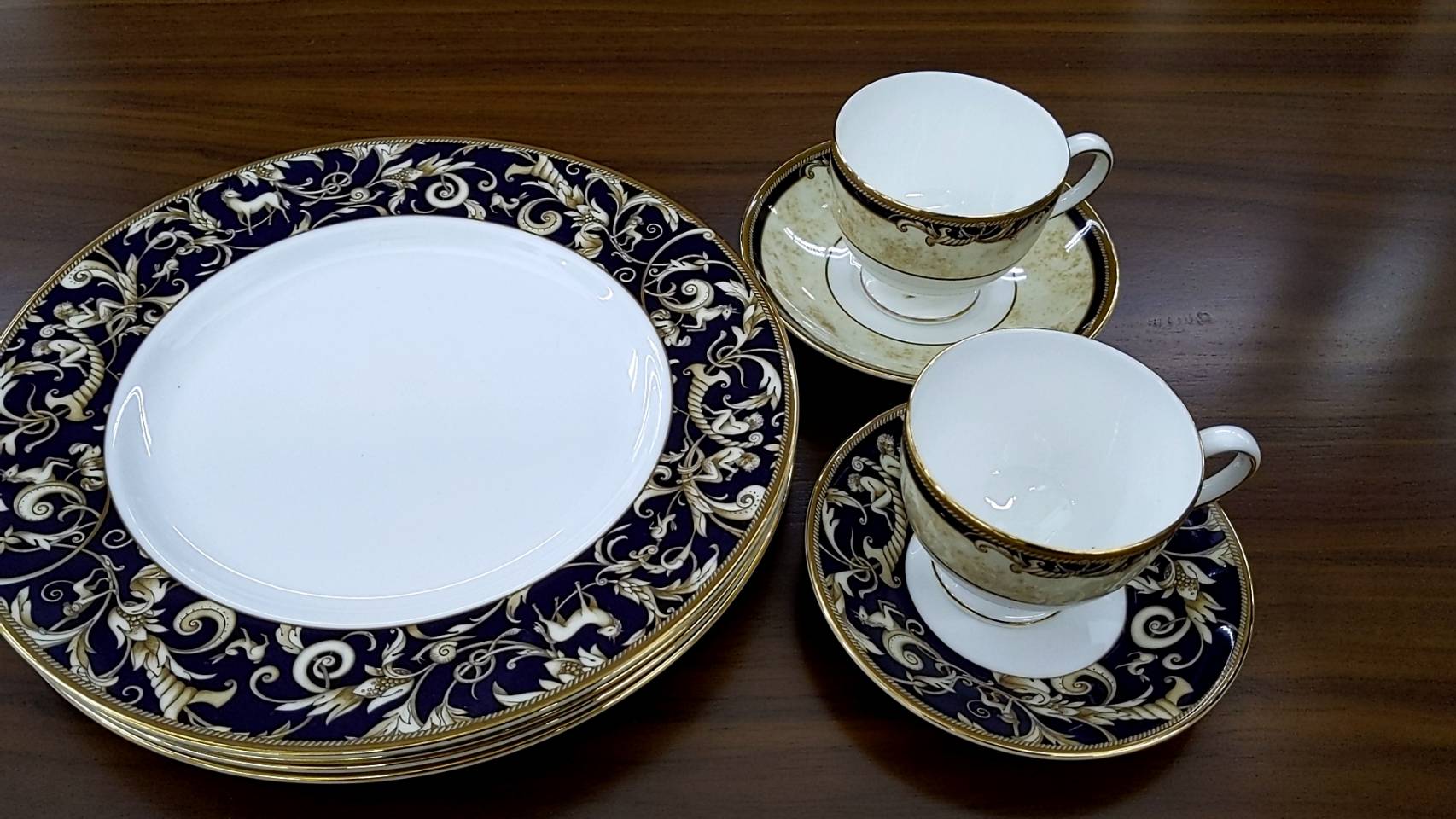 【WEDGWOOD ウェッジウッド ティーカップ お皿 食器セット】 - リサイクルマートは現在冷蔵庫の買取、家具の買取強化中です！お気軽にお問い合わせください。