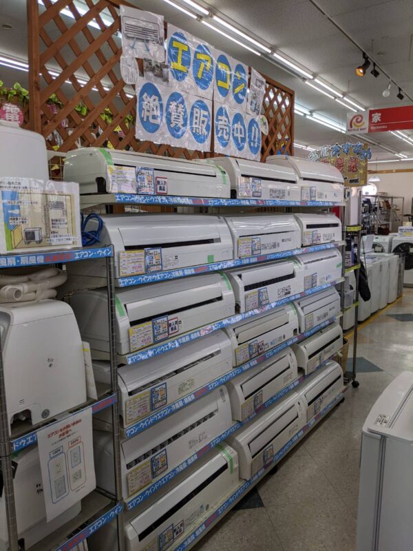 エアコンのお求めは是非リサイクルマート大野城店へ！！ - リサイクルマートは現在冷蔵庫の買取、家具の買取強化中です！お気軽にお問い合わせください。