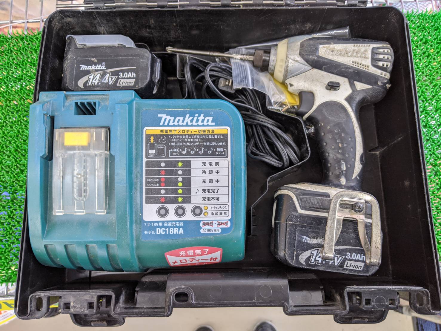 インパクトドライバー高価買取中！！！【makita/マキタ　インパクトドライバーセット　TD132DRFXW】を買取致しました。 - リサイクルマートは現在冷蔵庫の買取、家具の買取強化中です！お気軽にお問い合わせください。