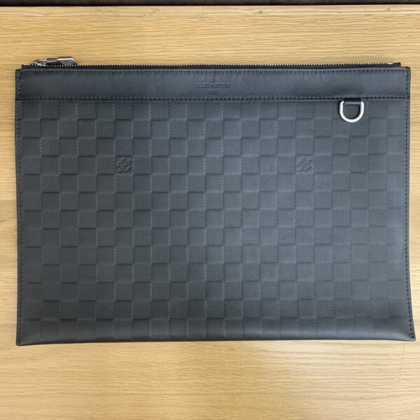 ルイ・ヴィトン ポシェット・ディスカバリーの買取価格は？最新モデルも福岡・大野城店なら高価買取 - リサイクルマートは現在冷蔵庫の買取、家具の買取強化中です！お気軽にお問い合わせください。