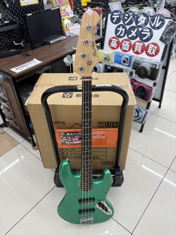 楽器も買取します!【Bacchus/バッカス/ベース/グリーン/使用感有り】をお買取致しました!! - リサイクルマートは現在冷蔵庫の買取、家具の買取強化中です!お気軽にお問い合わせください。