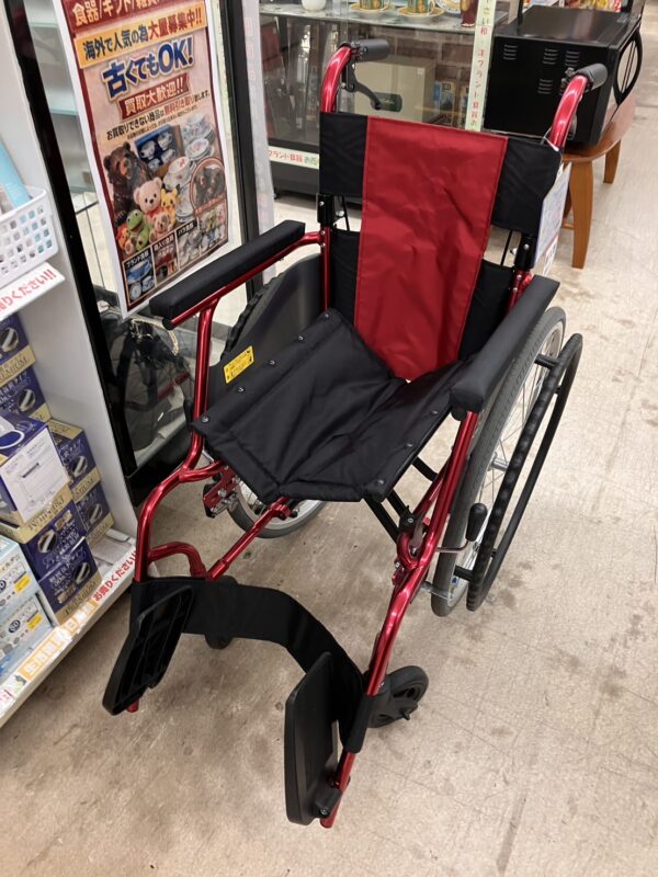 🚗【福祉用具買取】お出かけや通院に便利！MiKiの軽量コンパクト車椅子をお買取りさせていただきました！🚗 - リサイクルマートは現在冷蔵庫の買取、家具の買取強化中です！お気軽にお問い合わせください。