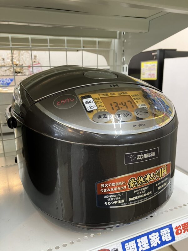 【ZOJIRUSHI 10合炊飯器 一升 NP-VN18】をお買取りいたしました。 - リサイクルマートは現在冷蔵庫の買取、家具の買取強化中です！お気軽にお問い合わせください。