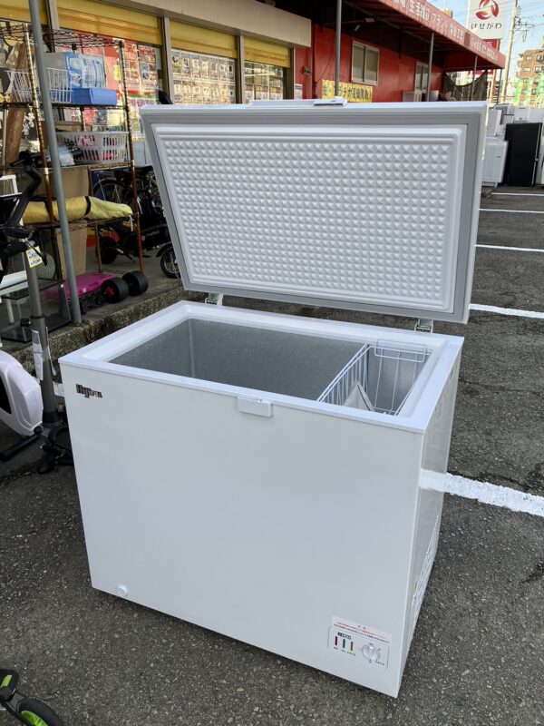 【Hijiru 冷凍ストッカー HJR-F230 業務用 2022年式】をお買取りいたしました。 - リサイクルマートは現在冷蔵庫の買取、家具の買取強化中です！お気軽にお問い合わせください。