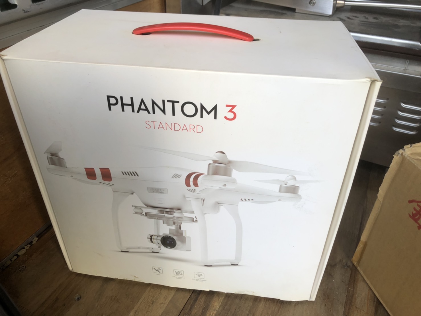 DJI ドローン PHANTOM 3 STANDARD カメラ内蔵 スマホ操作 をお買取りさせて頂きました!! - リサイクルマートは現在冷蔵庫の買取、家具の買取強化中です！お気軽にお問い合わせください。