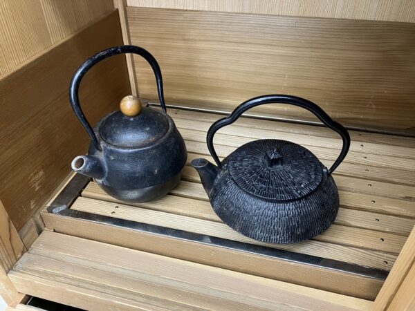 鉄瓶・銀瓶・金瓶を大絶賛買取中です!茶器、茶碗なども買取します！ - リサイクルマートは現在冷蔵庫の買取、家具の買取強化中です！お気軽にお問い合わせください。