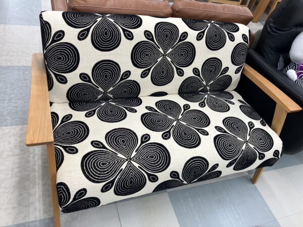 🛋🛋🛋レスト２人掛けファブリックソファーをお買取致しました！！🛋🛋🛋 - リサイクルマートは現在冷蔵庫の買取、家具の買取強化中です！お気軽にお問い合わせください。