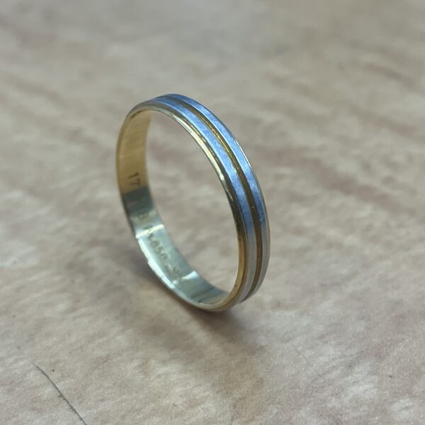 【福岡・大野城】K18/Pt850コンビリングを37,237円で高価買取！貴金属査定の仕組みを解説 - リサイクルマートは現在冷蔵庫の買取、家具の買取強化中です！お気軽にお問い合わせください。