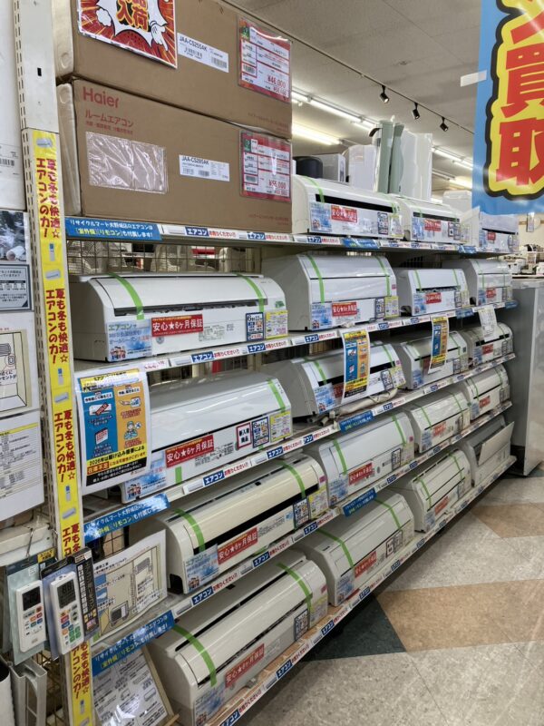 まだ間に合う！新生活準備にオススメ！エアコン在庫20台以上展開中＆高年式モデルも入荷しました！
