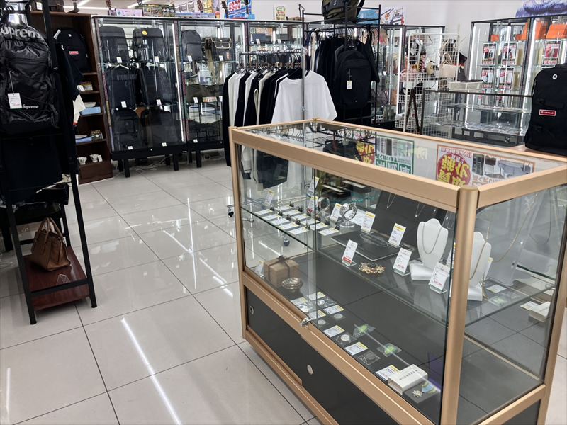【ブランド館が新設されました】リサイクルマート福重店にブランドアイテムが集まる新コーナー誕生！
