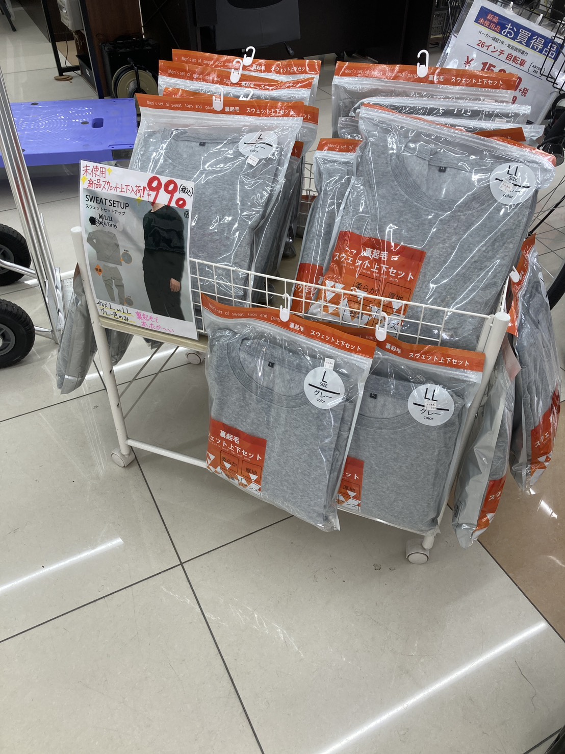 寒い日に大活躍！裏起毛のスウェット大量入荷！！