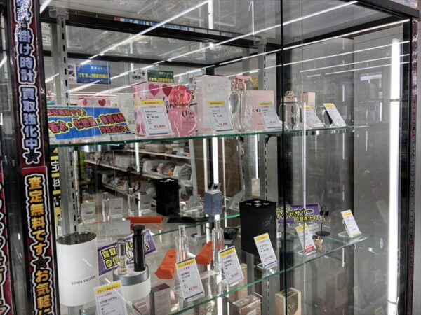 【香水・化粧品 高価買取中】使っていないコスメ売るなら今！人気ブランドも大歓迎｜リサイクルマート福重店