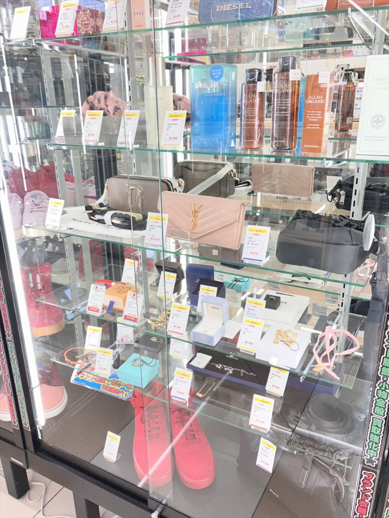 福岡市西区でブランド品を売るならリサイクルマート福重店へ｜バッグ・財布・時計・服飾小物を買取強化中