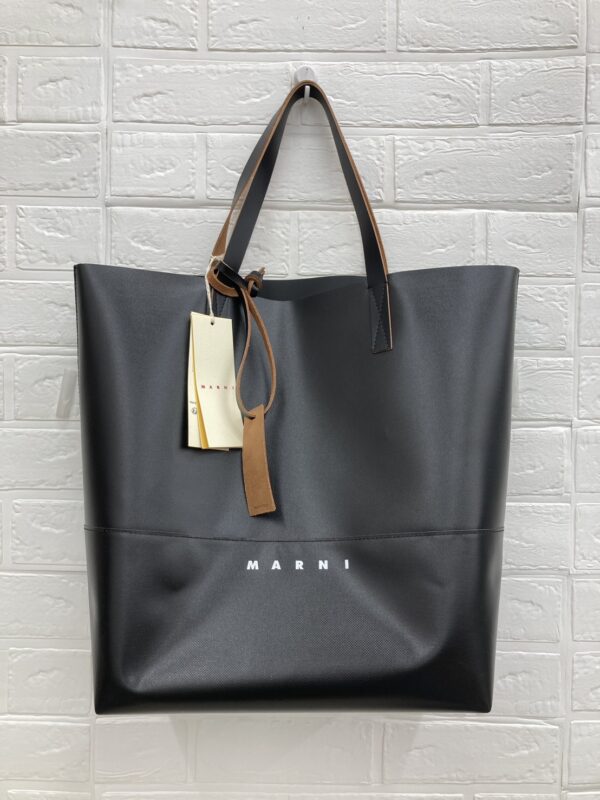 福岡市西区【買取実績】👜✨MARNI（マルニ）TRIBECA（トライベッカ）SHOPPING BAGをお買取りしました！💛💙 - リサイクルマートは現在冷蔵庫の買取、家具の買取強化中です！お気軽にお問い合わせください。
