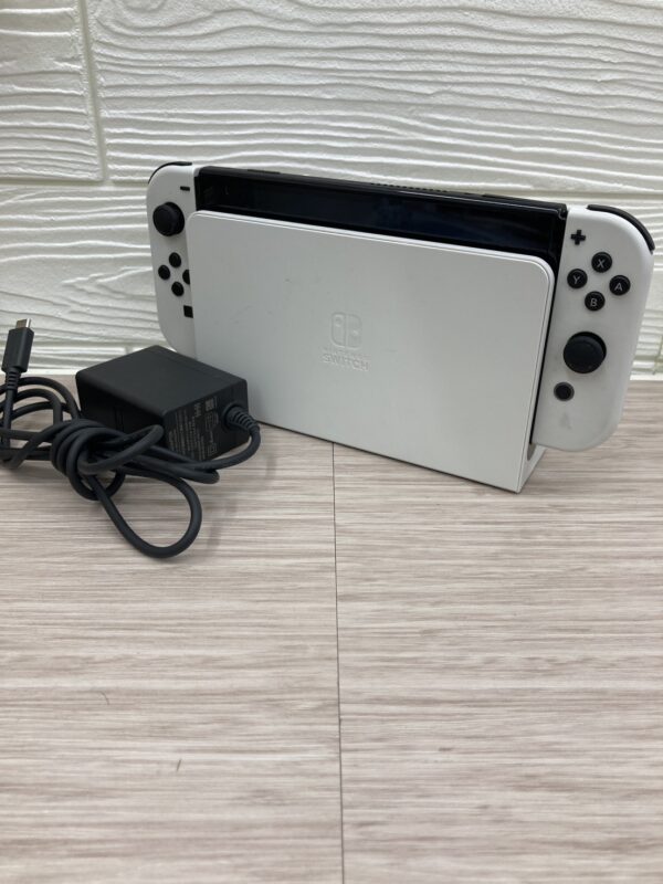 Nintendo（任天堂） Nintendo Switch有機ELモデル「HEG-S-JKE-C1」をお買取しました！ - リサイクルマートは現在冷蔵庫の買取、家具の買取強化中です！お気軽にお問い合わせください。