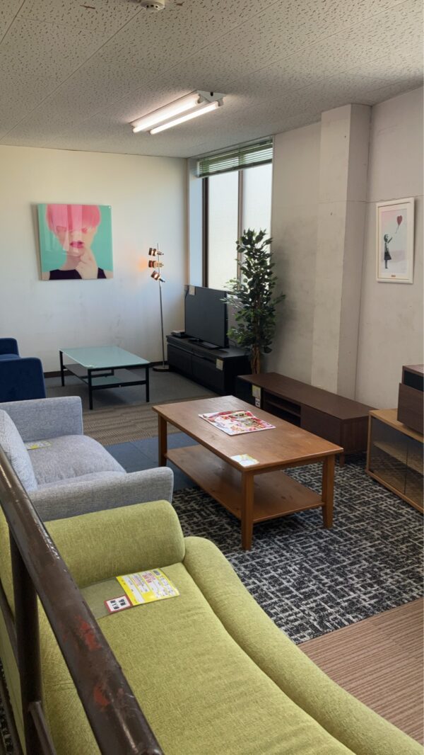 家具ソファーコーナー2階に増設しました。