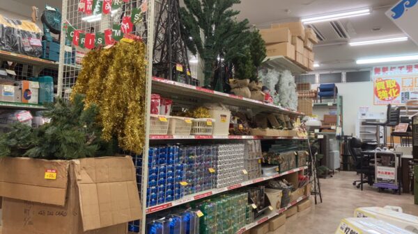 メリークリスマス❗❗ クリスマス雑貨大量販売してます🎶 - リサイクルマートは現在冷蔵庫の買取、家具の買取強化中です！お気軽にお問い合わせください。