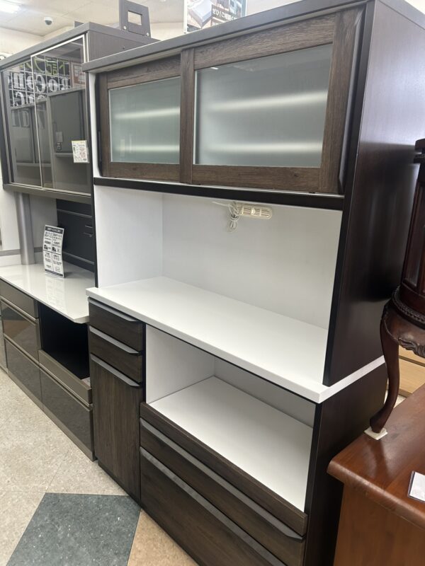 【大川家具】使い勝手抜群！スライド扉付き2面レンジボード（W1200）をお買取り！福岡県大野城市でのブランド家具・食器棚・キッチンボードの買取ならリサイクルマート大野城店へ - リサイクルマートは現在冷蔵庫の買取、家具の買取強化中です！お気軽にお問い合わせください。