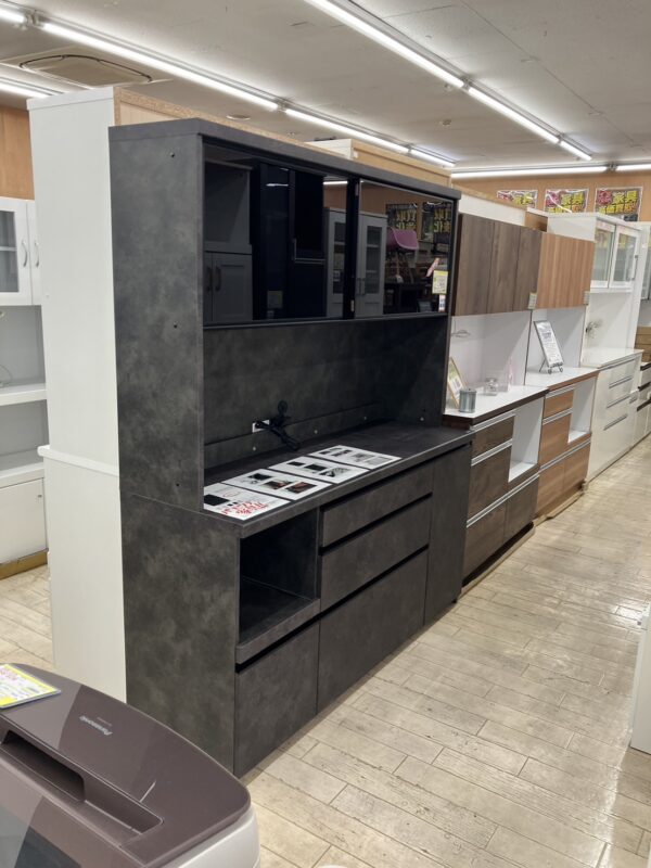 福岡市東区で食器棚の品揃えが揃っているお店です！！ - リサイクルマートは現在冷蔵庫の買取、家具の買取強化中です！お気軽にお問い合わせください。