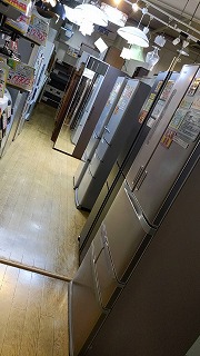 【ファミリーサイズの大型冷蔵庫】大量入荷しました! - リサイクルマートは現在冷蔵庫の買取、家具の買取強化中です！お気軽にお問い合わせください。