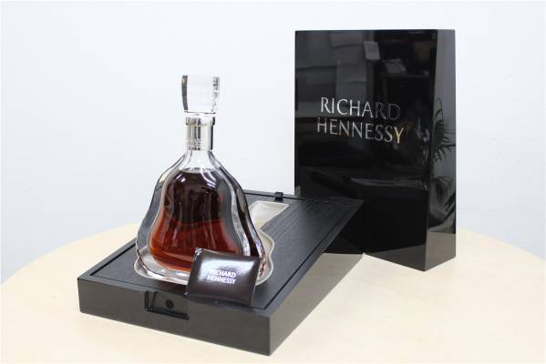 （鳥栖市）RICHARD HENNESSY 化粧箱付き - リサイクルマートは現在冷蔵庫の買取、家具の買取強化中です！お気軽にお問い合わせください。