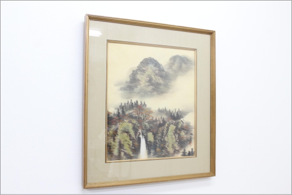 【東山魁夷】 ◆ 錦秋の滝 ◆ 絹本 肉筆 共シール 絵画 風景画 - リサイクルマートは現在冷蔵庫の買取、家具の買取強化中です！お気軽にお問い合わせください。