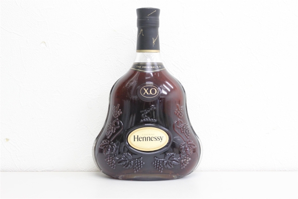 未開栓 コニャック Hennessy ヘネシー XO 700ml (古酒) - リサイクルマートは現在冷蔵庫の買取、家具の買取強化中です！お気軽にお問い合わせください。