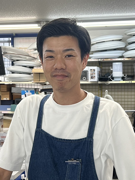 <small>リサイクルマート</small>春日店店長