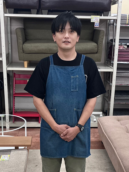 <small>リサイクルマート</small>片江店店長