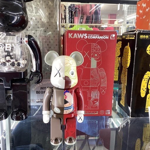 【買取実績】カウズ KAWS ×MEDICOM TOY BE@RBRICK 200% COMPANION 人体模型 ベアブリックを高価買取しました!|リサイクルマート フェスタ春日店 - リサイクルマートは現在冷蔵庫の買取、家具の買取強化中です!お気軽にお問い合わせください。